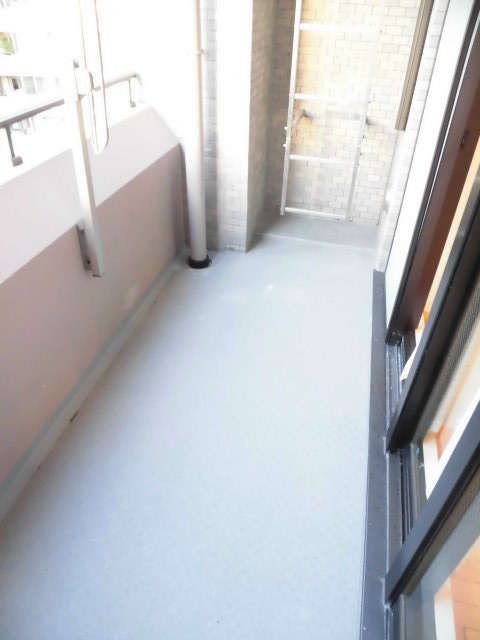 アーバネックス元町通のバルコニー