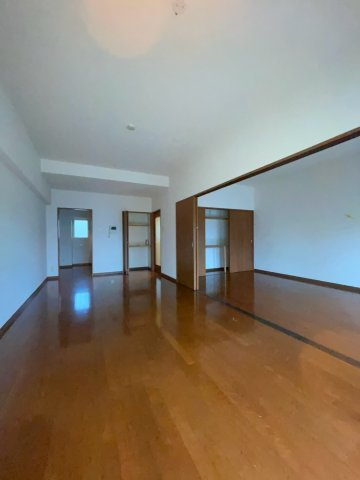 アーバンハイツ住乃江の居間・リビング