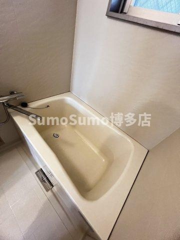 アントゥール薬院の浴室