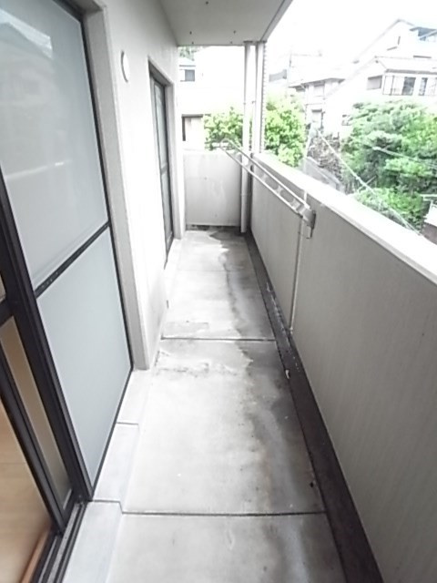 サンラヴィーヌ甲陽園のバルコニー