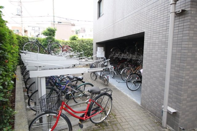 ルーブル早稲田のその他共用部分|駐輪場