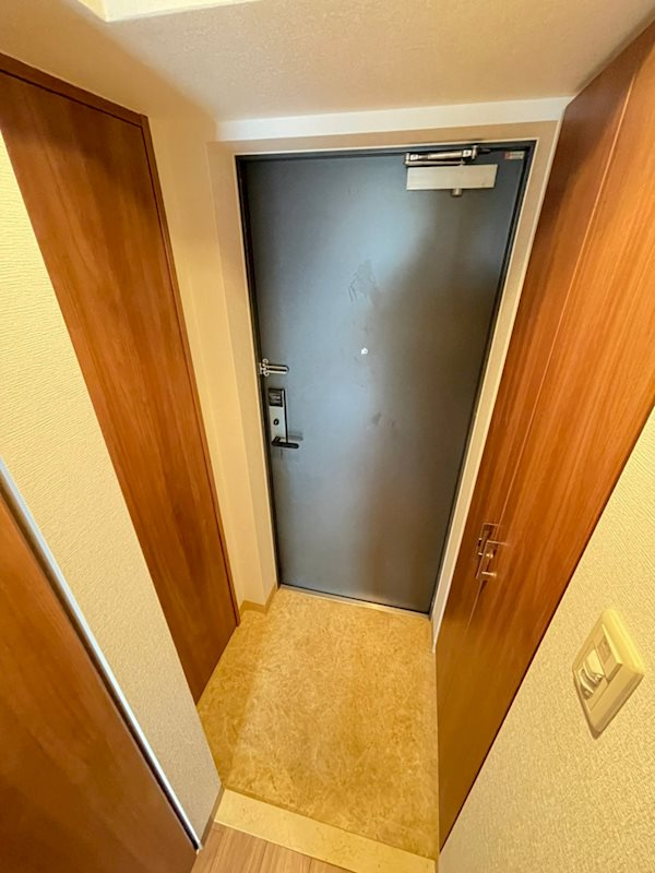 エスリード松屋町SOUTHの玄関