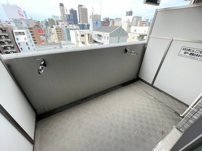 エスリード松屋町SOUTHのバルコニー