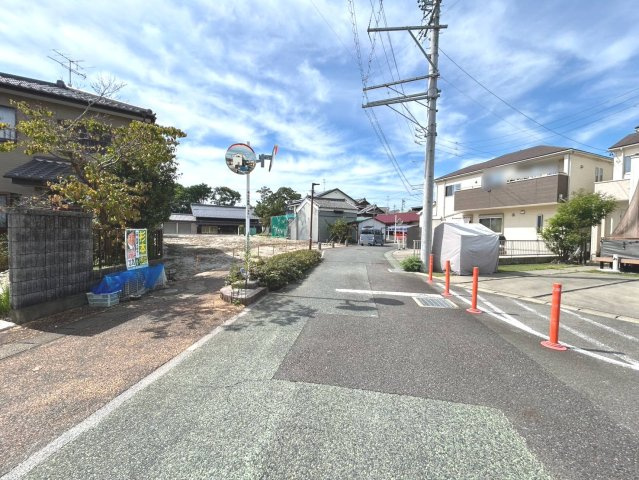 ハートフルタウン　一宮市起　全4区画分譲の前面道路含む現地写真|「現地（2026年9月18日）撮影」　
■前面道路　
■ヤマダ不動産　株式会社リライフ