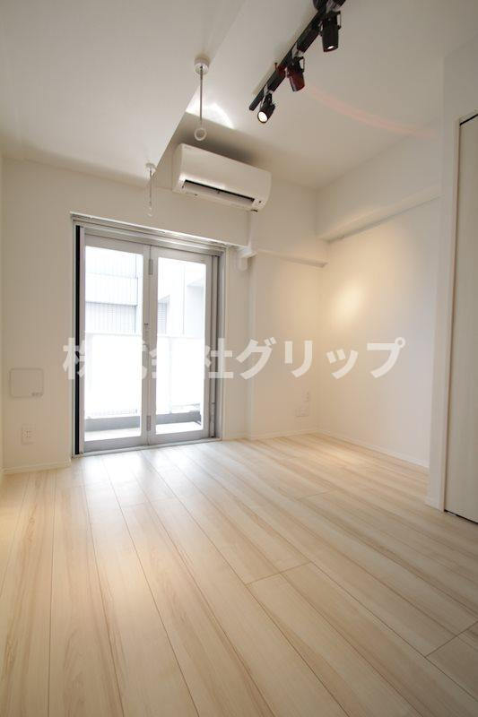 リヴシティ横濱新川町弐番館の洋室