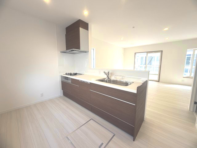 三木市志染町青山４丁目戸建
