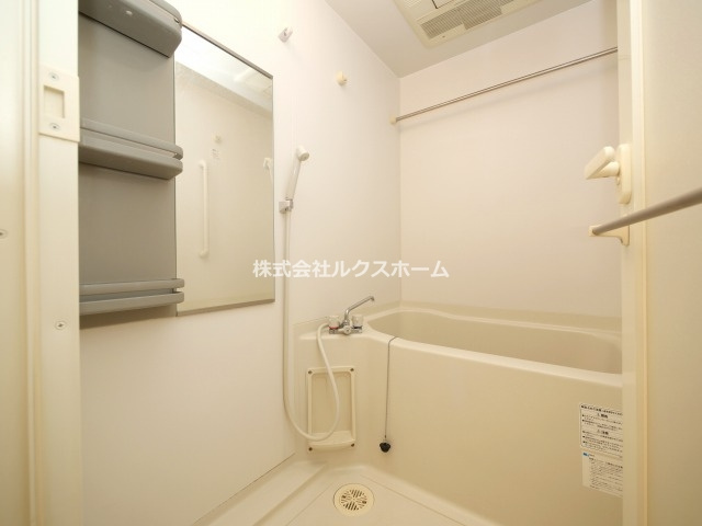 アンソレイユ茨木中津町の浴室