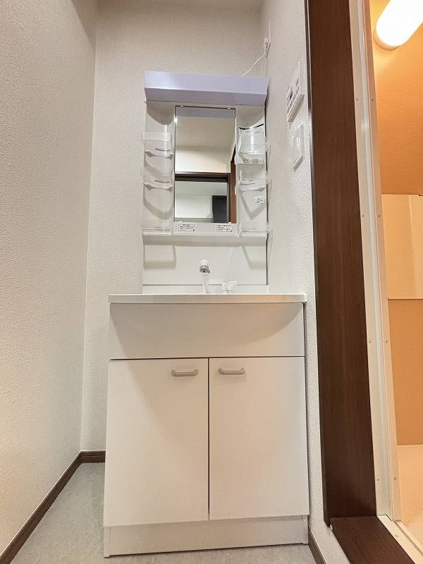 WELLDENCE鳩ケ谷の洗面所|コンパクトで使いやすい洗面所