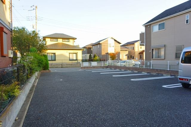 ネオグレイスの駐車場|駐車場に車を止められます
