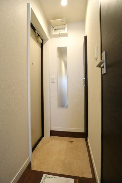 ベイルーム新子安の玄関