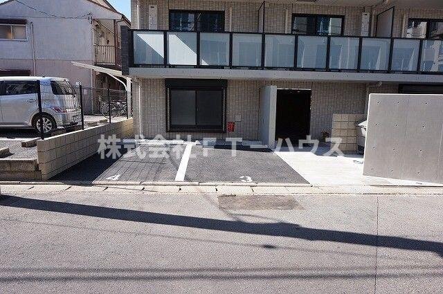 ＰＡＲＫＳＩＤＥ　ＲＥＳＩＤＥＮＣＥ　ＧＹＯＴＯＫＵ(E-185)の駐車場