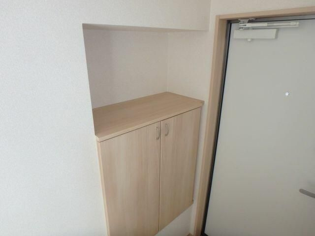 コーポトミミツの玄関