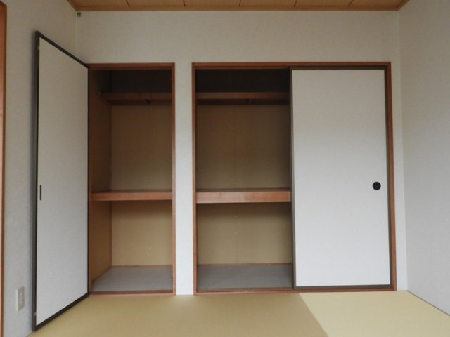エクセルハイツ森安の収納