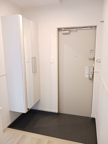 クレシーダの玄関