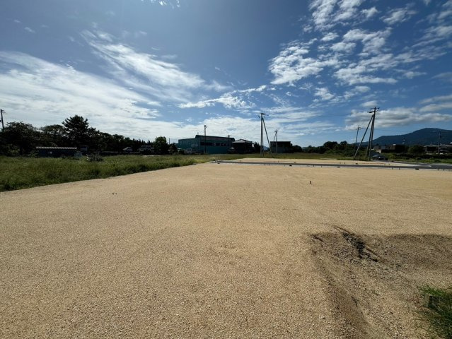大津市堅田１丁目　建築条件無し売土地の外観|写真だけでは伝わりにくい約69坪の広さ。ぜひ現地に立って、建物配置をイメージしてみてください。