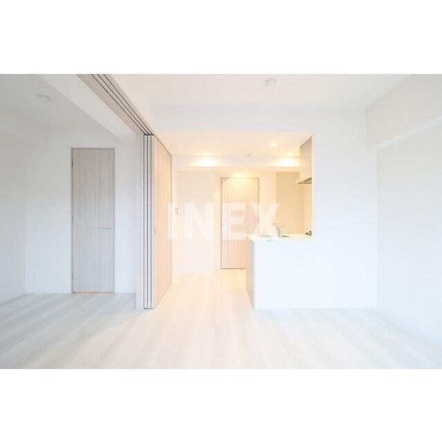 横浜市中区長者町１丁目の賃貸マンションの居間・リビング