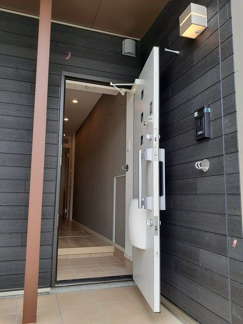 アレグリア　ウノの玄関