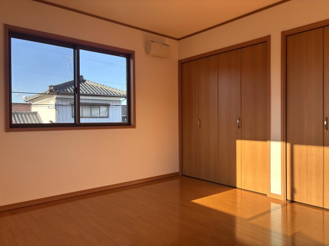 新潟市東区山木戸4丁目の洋室