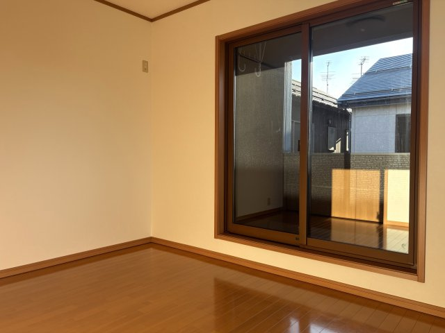 新潟市東区山木戸4丁目の洋室