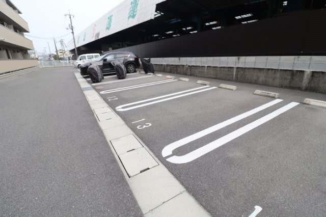 カーサグランデの駐車場