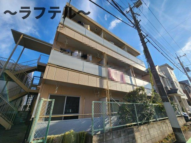 スリーハイツ