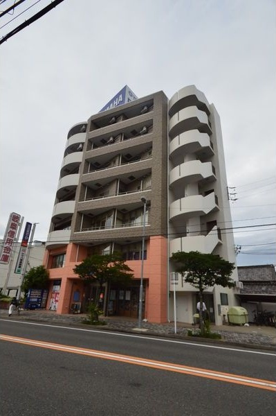 矢木楽器本社店ビルの外観