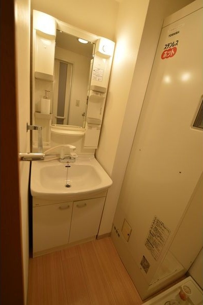 矢木楽器本社店ビルの洗面所