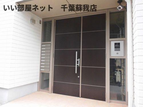 グレンディールＣのエントランス|毎日通るエントランスはこのようになっています