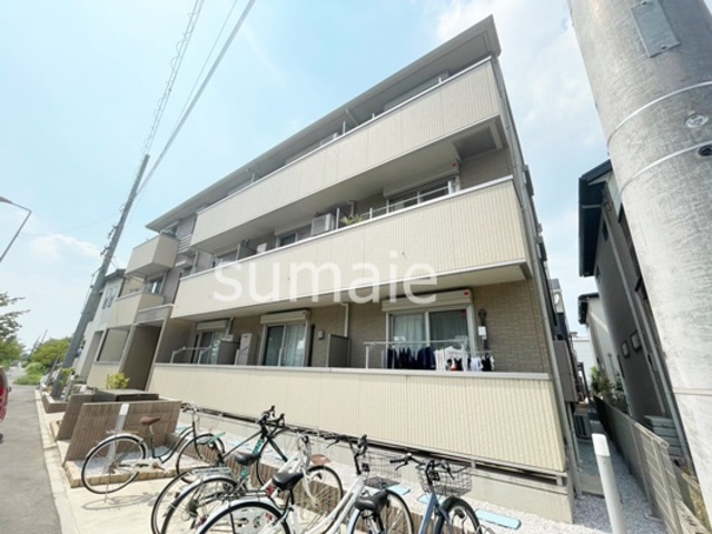 コスモスの外観|3階建てのアパート！