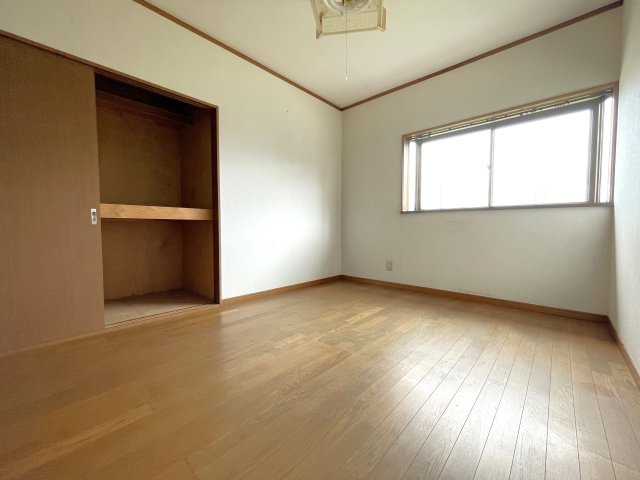 大網白里市富田戸建ての洋室