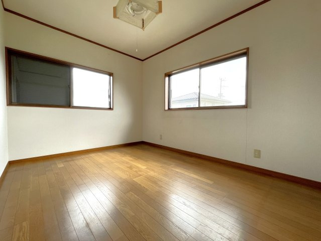 大網白里市富田戸建ての洋室