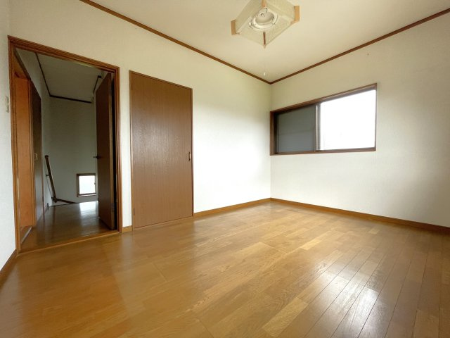 大網白里市富田戸建ての洋室