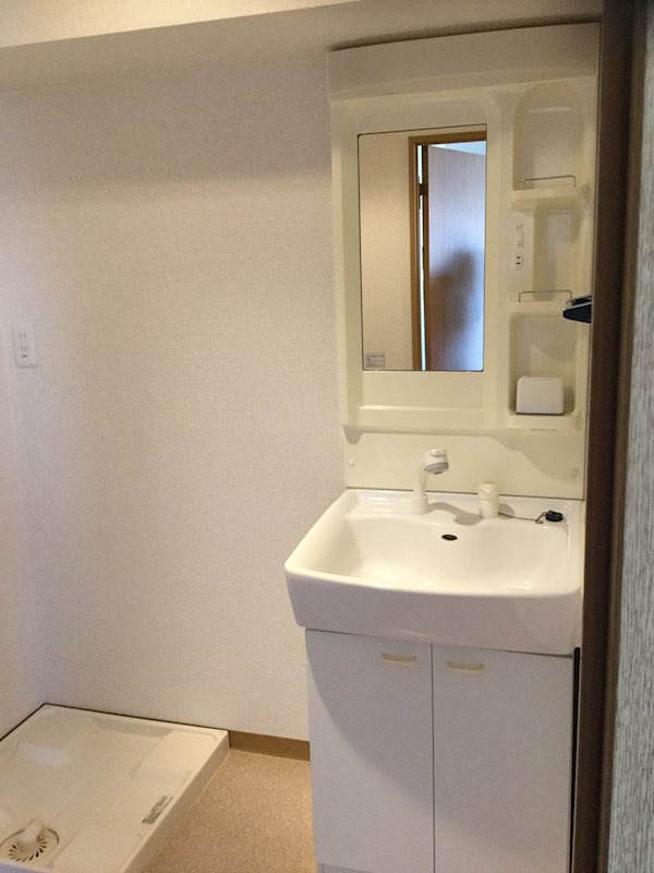 東村山市野口町１丁目の賃貸マンションの洗面所
