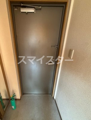 東村山市野口町１丁目の賃貸マンションの玄関