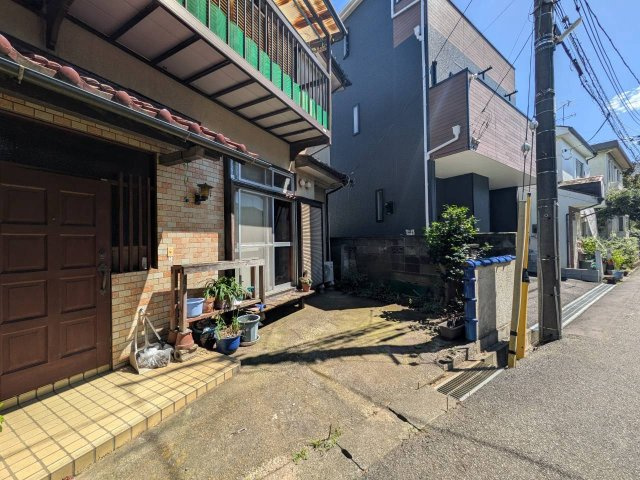 入間市東藤沢3丁目中古戸建の駐車場|是非、現地にて駐車スペースご確認くださいませ。