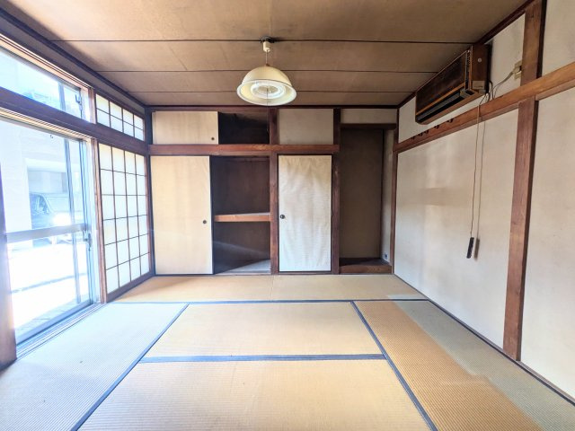 入間市東藤沢3丁目中古戸建の和室|明るい和室