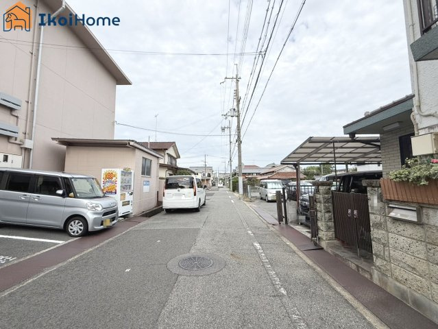 神戸市西区王塚台6丁目　全3区画　1号地　土地の前面道路含む現地写真|●年中無休：当日予約可●前面道路は幅員約5.9ｍ、交通量少なめで安心の住環境です！
