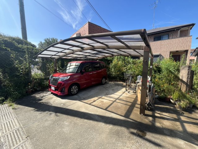 八千代市村上中古戸建の駐車場|カーポート