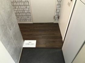 ＣＯＣＯＦＬＡＴ板橋の玄関