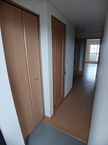ハピーライフ平田の玄関