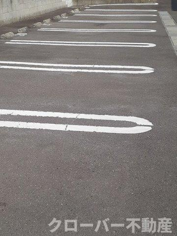 クリアストリーム　Ｂの駐車場