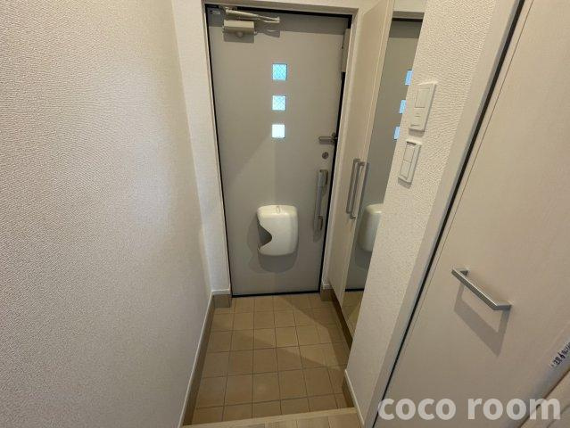 ウィステリア　リズムの玄関