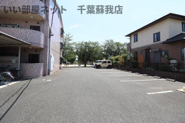 プリムヴェールの駐車場|カースペースがあります
