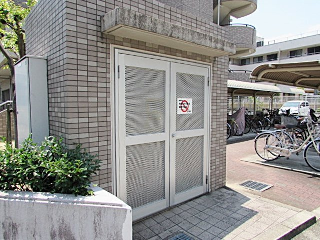 メルベーユ宝塚のエントランス|清潔なエントランスです