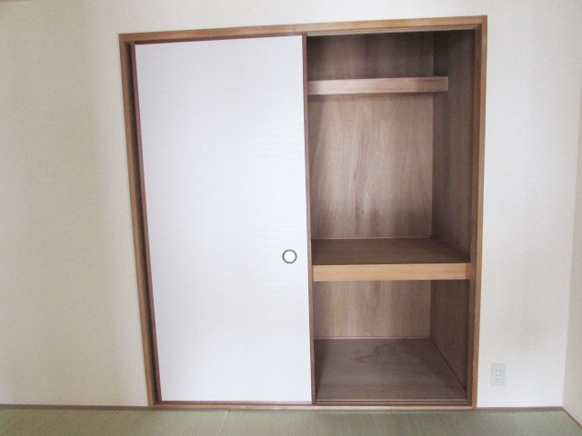 メルベーユ宝塚の収納|こまごまとしたものを収納できそうですね