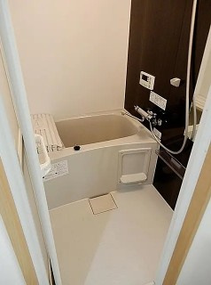 立川市高松町１丁目のアパートの浴室
