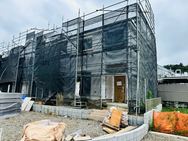 八王子市　弐分方町　新築一戸建て　４０期の外観|～太陽光パネル標準搭載　南東向きで陽当たり良好　全棟並列3台駐車可能カースペース付き～