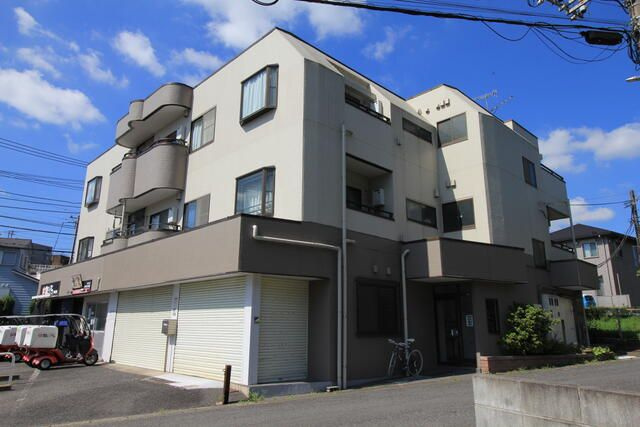重田ビル１階店舗の外観