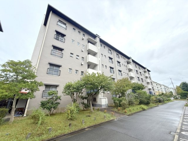 奈良市中登美ヶ丘１丁目の賃貸マンションの外観