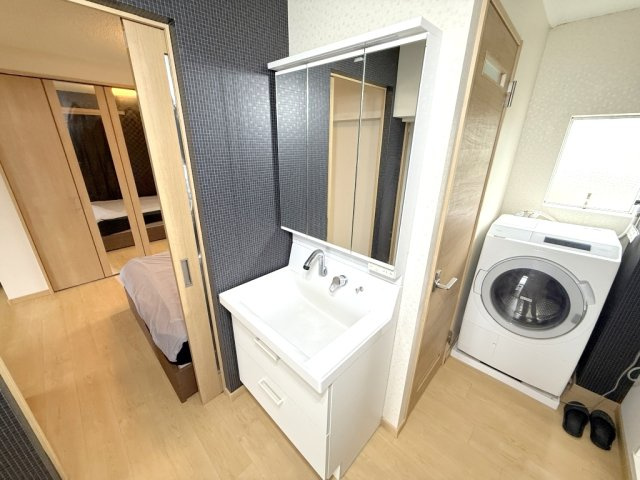 奈良市中登美ヶ丘１丁目の賃貸マンションの洗面所